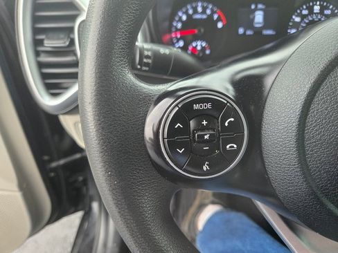 Used 2020 Kia Soul LX image 14