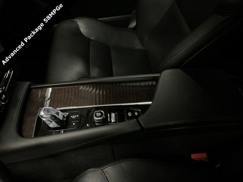 Used 2019 Volvo XC90 T8 Momentum w/ Advanced Package image 27