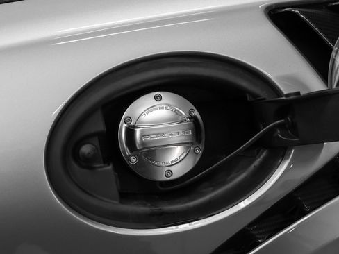 Certified 2019 Porsche 911 GT2 RS image 32