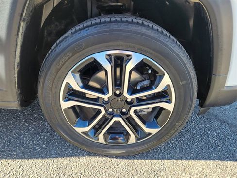 Used 2022 Jeep Compass Limited image 24