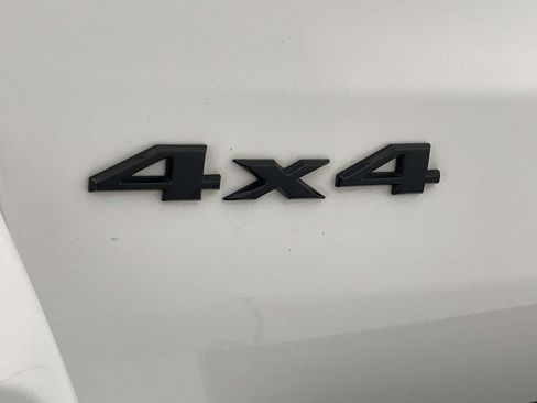 Used 2018 Jeep Grand Cherokee Altitude AWD/4WD image 12