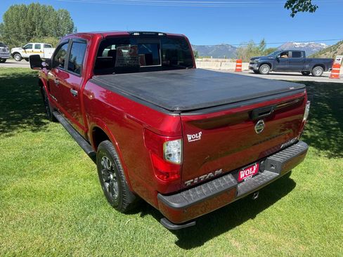 Used 2018 Nissan Titan PRO-4X AWD/4WD image 4