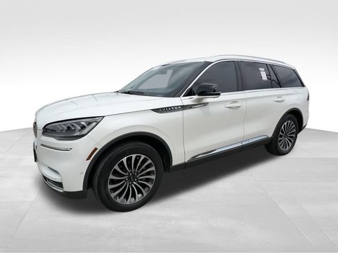 Used 2023 Lincoln Aviator Reserve w/ Equipment Group 201A AWD/4WD image 5