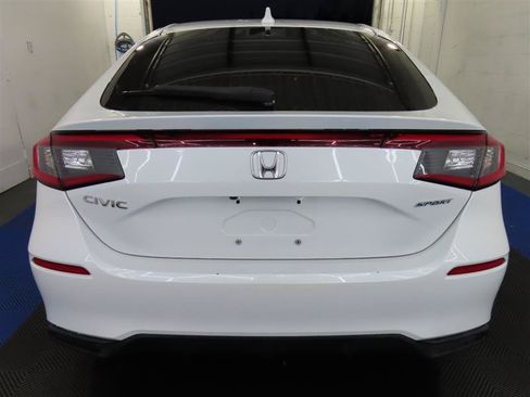 Used 2022 Honda Civic Sport image 8