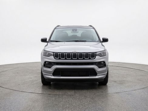 Used 2025 Jeep Compass Limited image 2