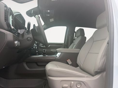 New 2026 GMC Sierra 1500 SLT w/ SLT Premium Package AWD/4WD image 9