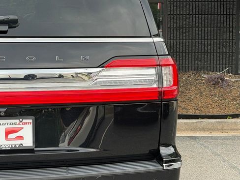 Used 2020 Lincoln Navigator Black Label w/ Cargo Convenience Package AWD/4WD image 16