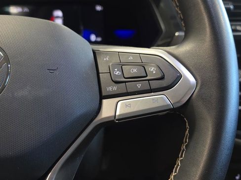 Used 2022 Volkswagen Tiguan SE image 15