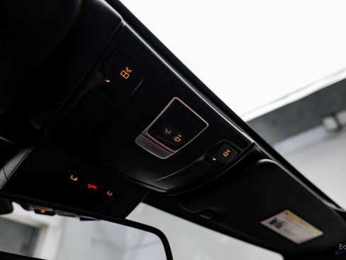 Used 2017 Mercedes-Benz SL 550 image 43