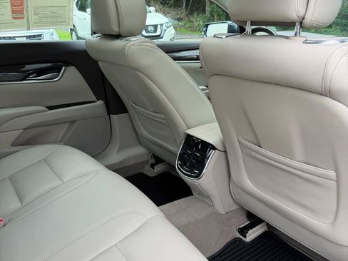 Used 2013 Cadillac XTS Premium AWD/4WD image 25
