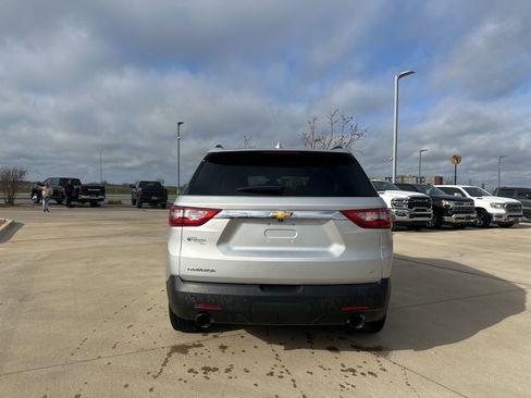 Used 2020 Chevrolet Traverse LT image 4