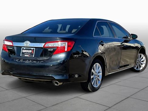 Used 2013 Toyota Camry L image 11