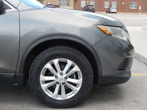 Used 2015 Nissan Rogue SV image 22