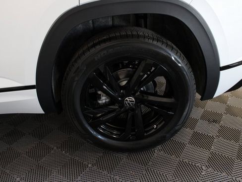 New 2026 Volkswagen Atlas Cross Sport SEL R-Line image 21