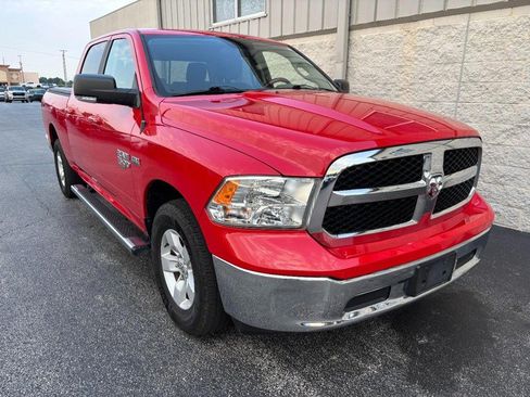 Used 2020 RAM 1500 Classic SLT w/ Luxury Group RWD image 2