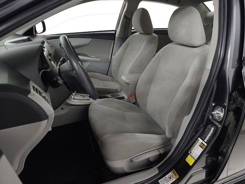 Used 2013 Toyota Corolla LE image 14