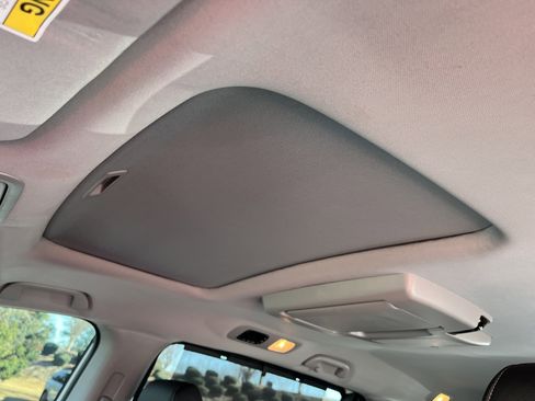 Certified 2023 Honda Odyssey Touring image 14