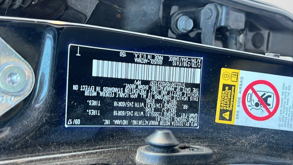 Used 2017 Toyota Highlander Plus FWD image 25