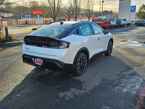 New 2026 Nissan Leaf Platinum+ w/ Cargo Package (Platinum+) image 5