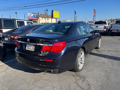Used 2012 BMW 750i w/ M Sport Pkg RWD image 9
