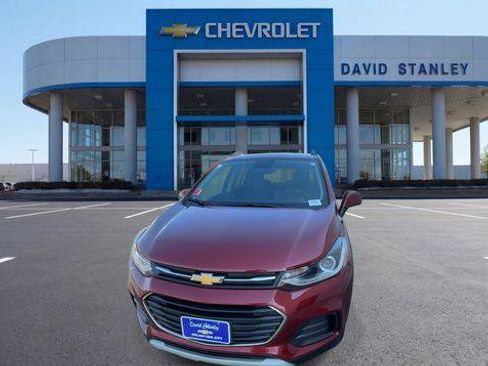 Used 2022 Chevrolet Trax LT w/ Driver Confidence Package AWD/4WD image 3