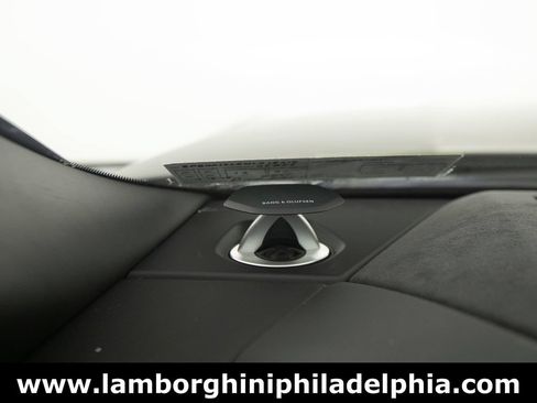 Used 2022 Lamborghini Urus AWD/4WD image 30