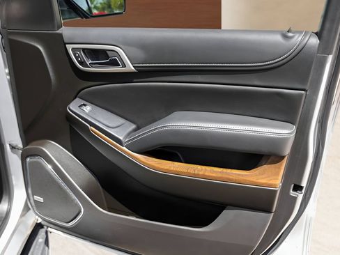 Used 2019 GMC Yukon Denali w/ Open Road Package AWD/4WD image 30