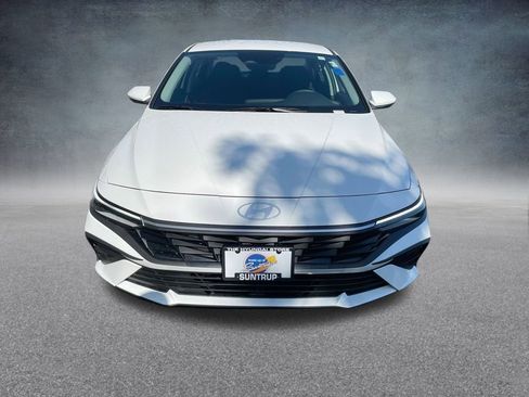 Certified 2025 Hyundai Elantra SE image 35