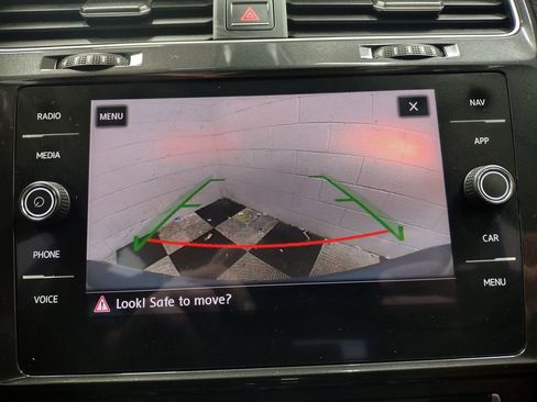 Used 2018 Volkswagen Golf Alltrack SEL image 36