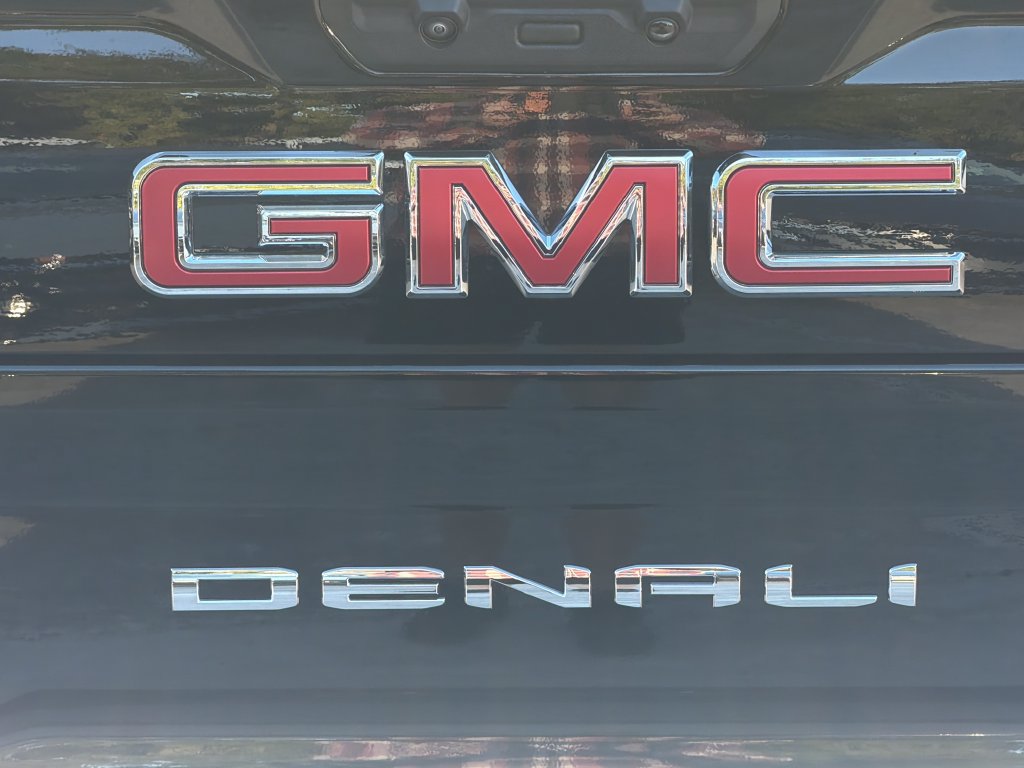 Used 2026 GMC Sierra 2500 Denali w/ Denali Reserve Package AWD/4WD image 10