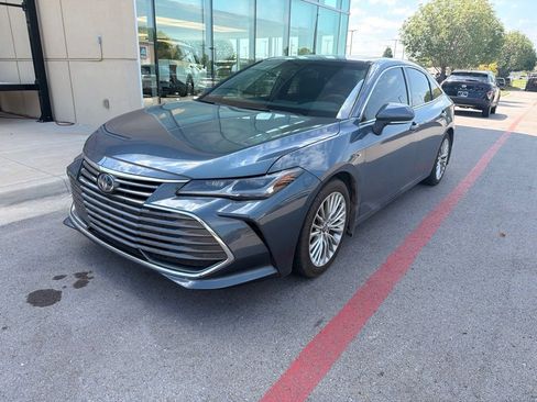 Used 2022 Toyota Avalon Limited FWD image 14