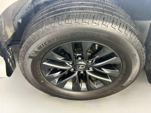 Used 2023 Lexus GX 460 Premium w/ Premium Package AWD/4WD image 32