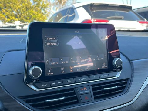 Used 2025 Nissan Altima 2.5 SV image 20