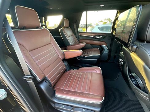 Used 2023 GMC Yukon Denali Ultimate image 27
