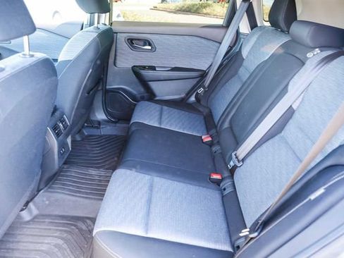 Used 2023 Nissan Rogue SV image 16