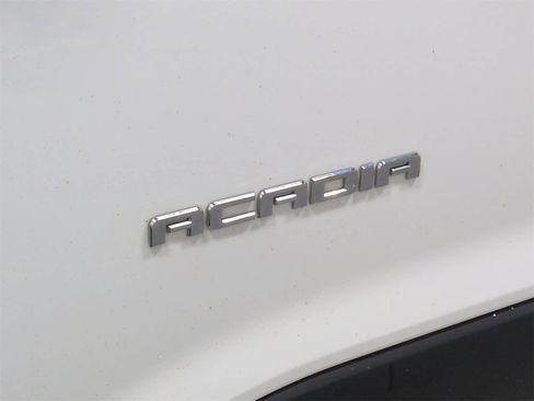 Used 2019 GMC Acadia SLT image 13