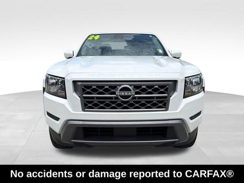Used 2024 Nissan Frontier SV RWD image 2