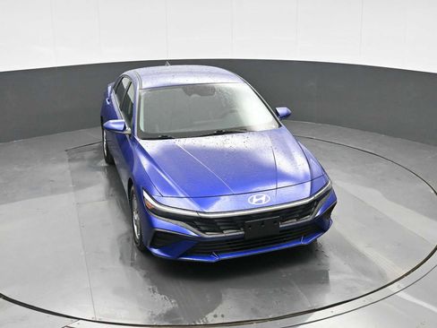 Used 2024 Hyundai Elantra SE FWD image 23