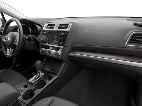 Used 2017 Subaru Outback 3.6R Limited AWD/4WD image 9