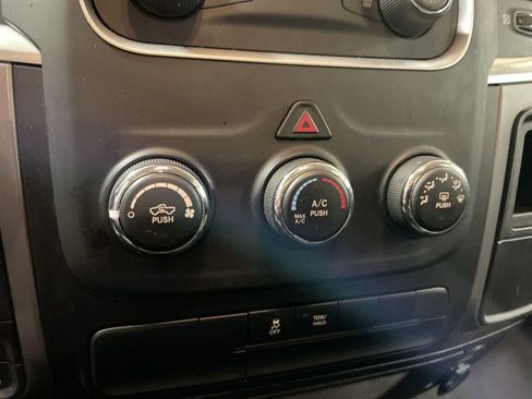 Used 2024 RAM 1500 Classic SLT image 20