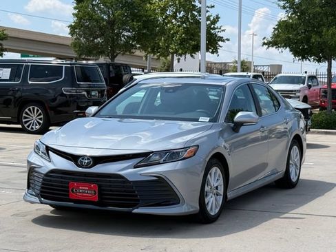 Used 2024 Toyota Camry LE w/ Convenience Package FWD image 8