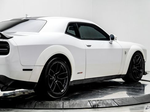 Used 2018 Dodge Challenger SRT Hellcat RWD image 24
