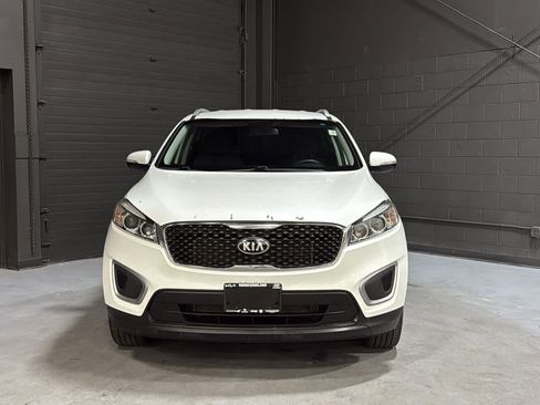 Used 2018 Kia Sorento AWD image 2