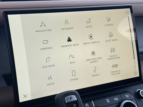 New 2026 Land Rover Defender 110 X-Dynamic SE image 21