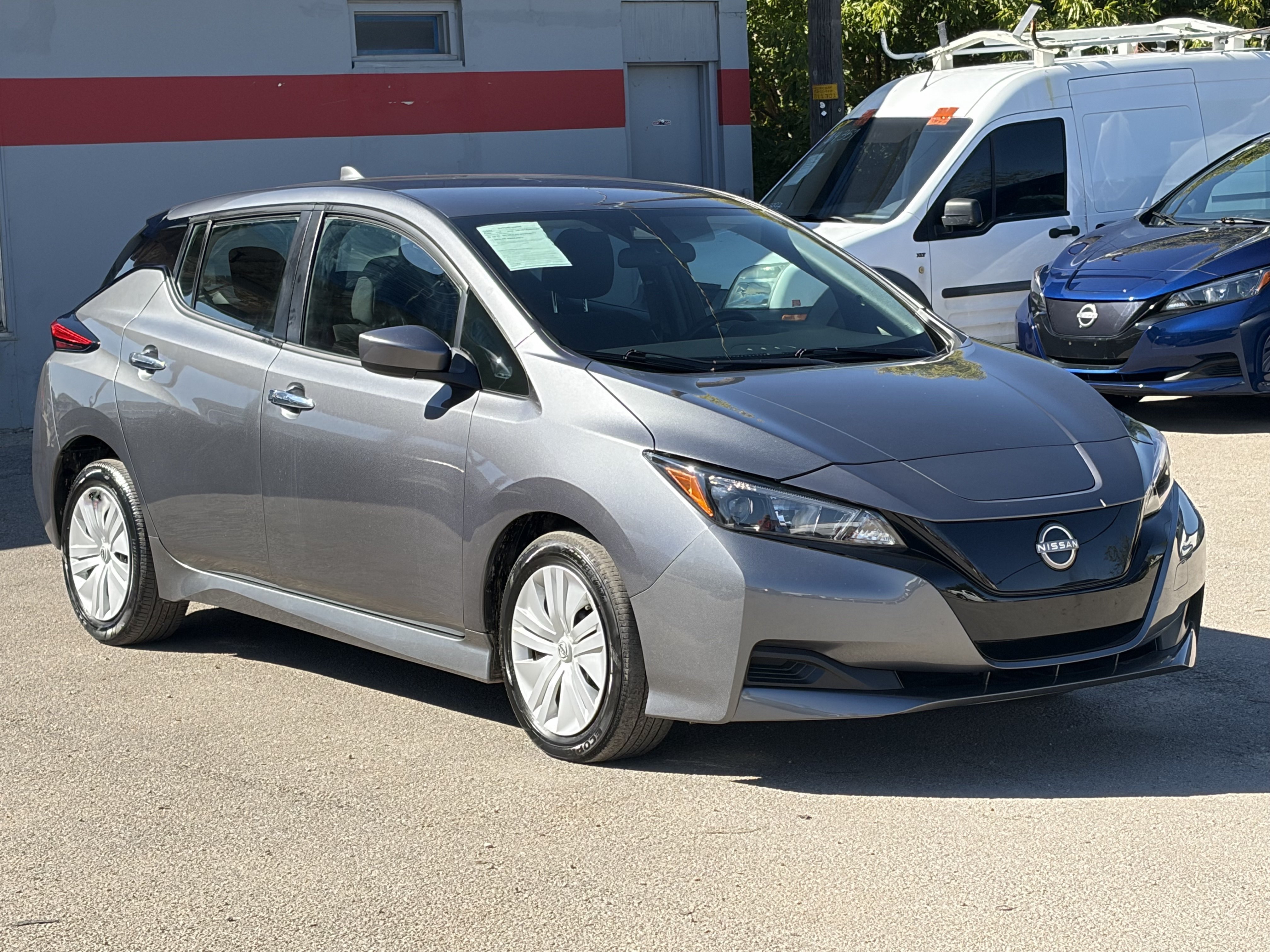 Used 2025 Nissan Leaf S FWD image 8