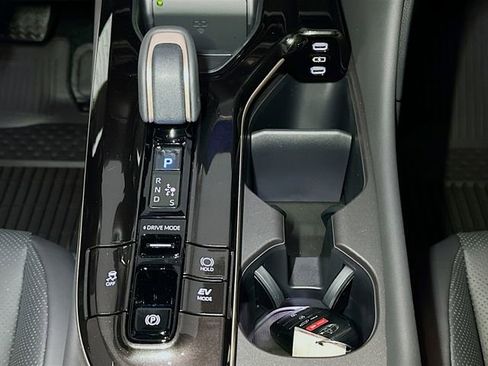 New 2025 Toyota Crown Signia image 11