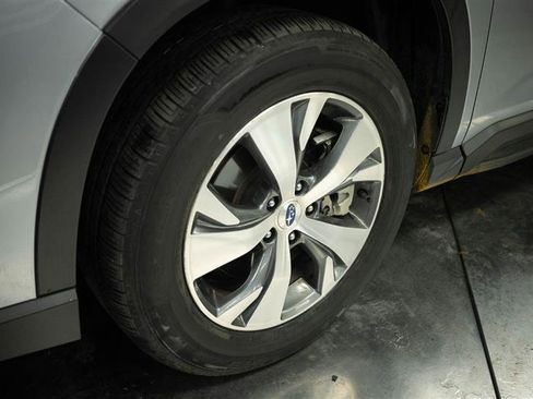Used 2025 Subaru Ascent Premium AWD/4WD image 4