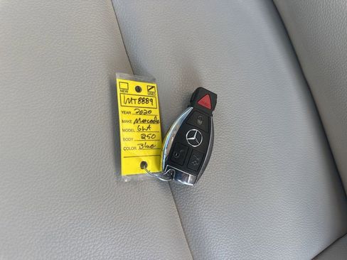 Used 2020 Mercedes-Benz GLA 250 4MATIC w/ Premium Package image 35