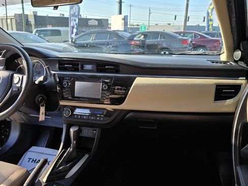 Used 2015 Toyota Corolla LE FWD image 14