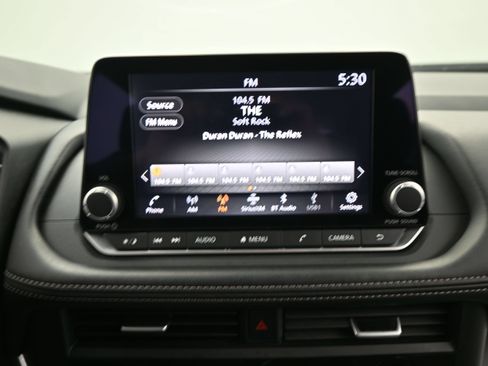 Used 2025 Nissan Rogue SV FWD image 22